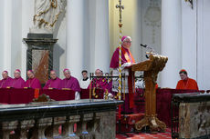 Abschlussvesper der Bischofskonferenz mit Austeilung des Bonifatiussegens (Foto: Karl-Franz Thiede)